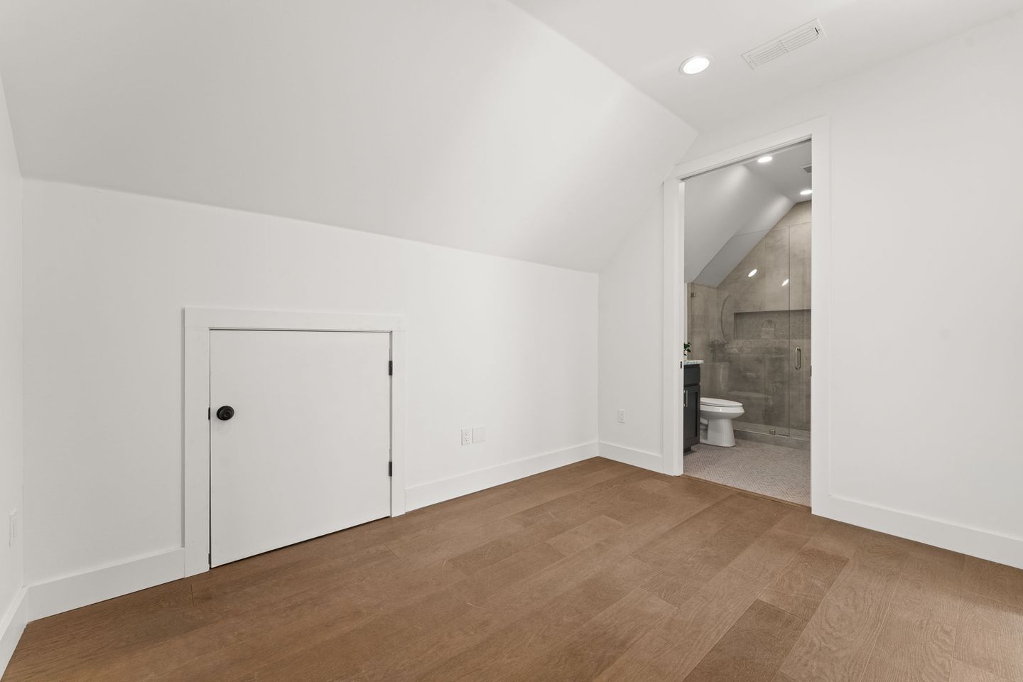 30-web-or-mls-3814-wadford-st-(26-of-36).jpg