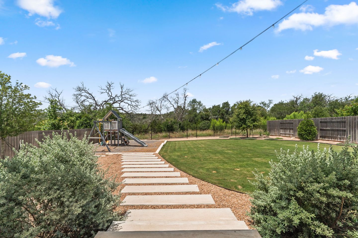 30-web-or-mls-518-toyah-dr-42.jpg
