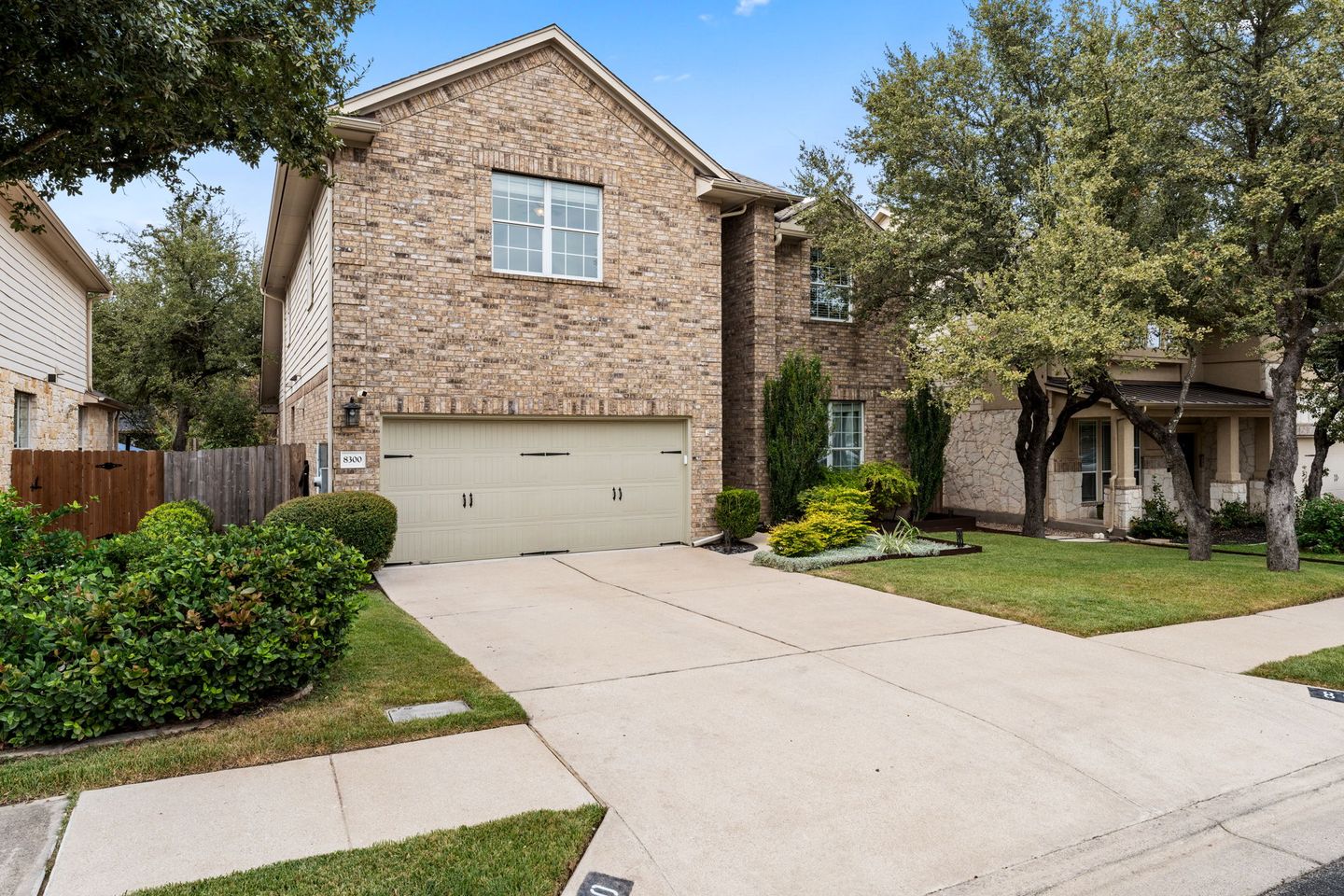 30-web-or-mls-8300-alophia-dr.jpg
