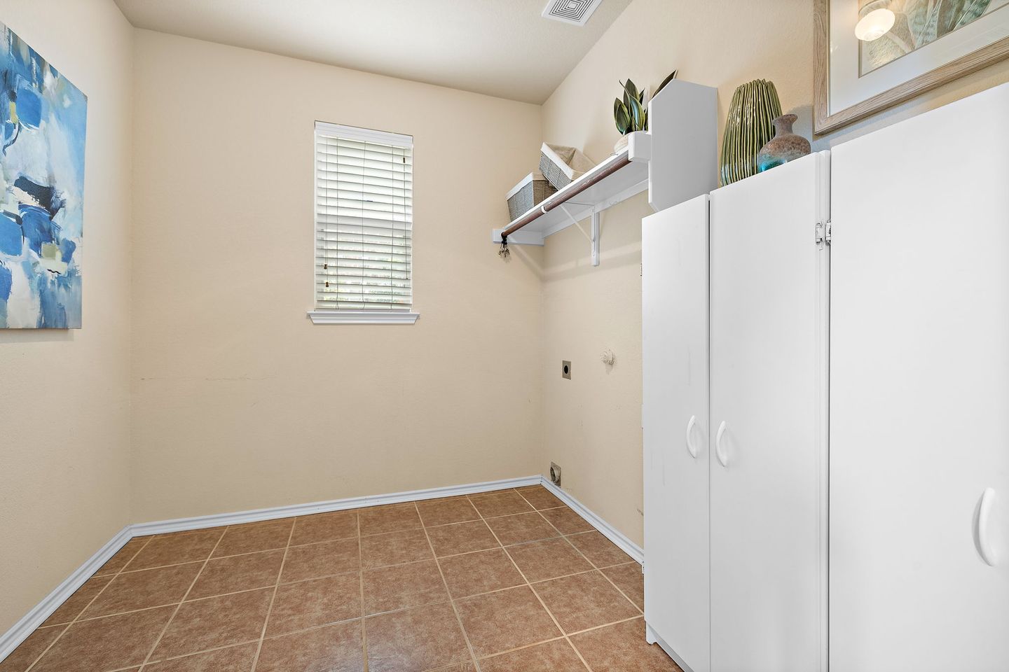 30-web-or-mls-8706-fenton-dr-kcp-071525---75.jpg