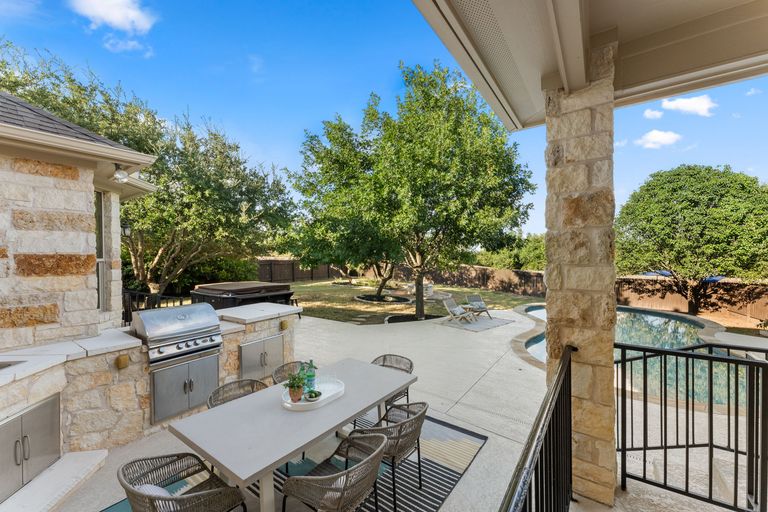 31-web-or-mls-10905-la-estrella-ext-(1-of-6).jpg