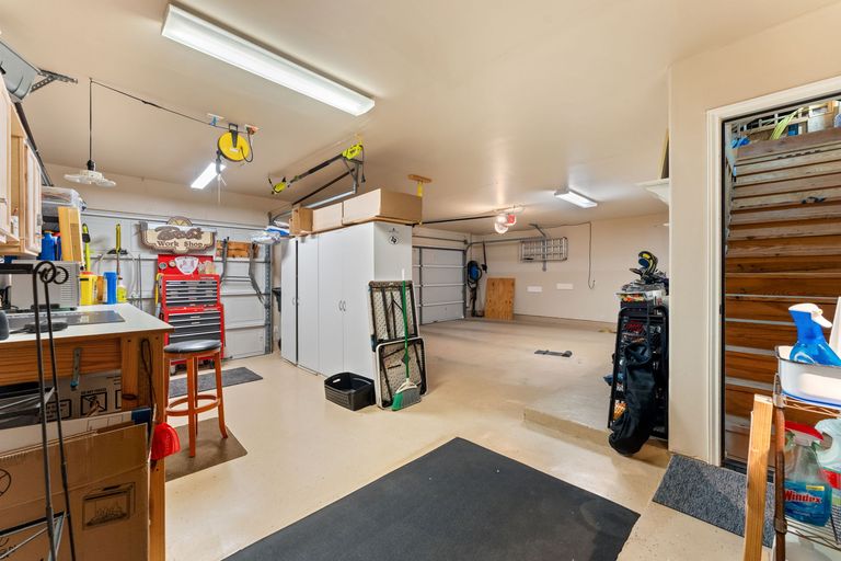31-web-or-mls-215-choke-canyon-ln-6.jpg