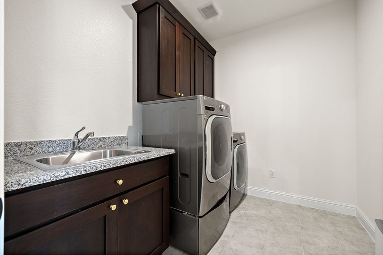 31-web-or-mls-218-encanto-pl-kcp-101525---100-1761160590.jpg