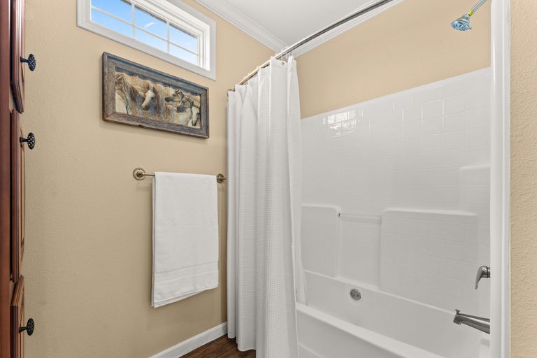 31-web-or-mls-2400-rohde-rd-(12-of-44).jpg