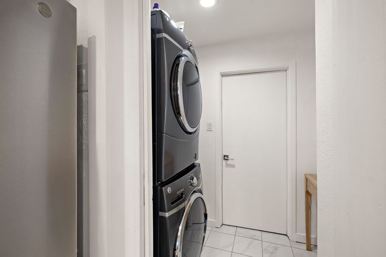 31-web-or-mls-2709-jorwoods-dr-kcp-070825---156.jpg