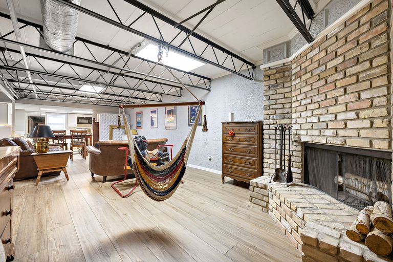31-web-or-mls-7-inwood-cir-020625-71.jpg