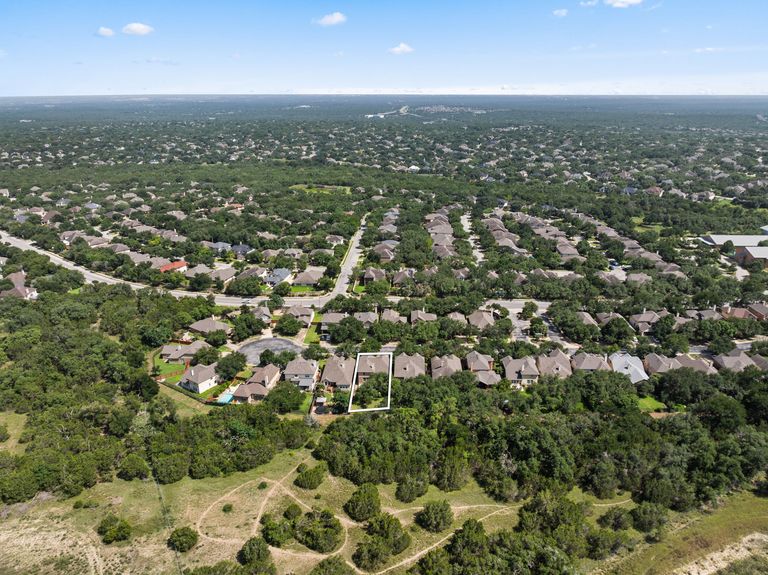 31-web-or-mls-7320-brecourt-manor-way-36.jpg