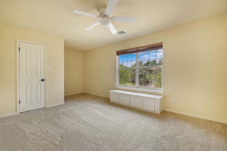 31-web-or-mls-8410-cambria-dr-kcp-042425---5.jpg