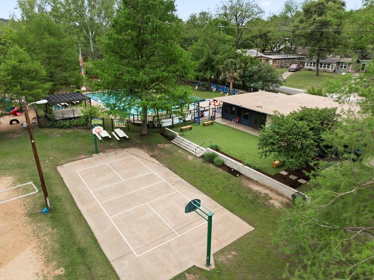 31-web-or-mls-900-lipan-trail-32.jpg