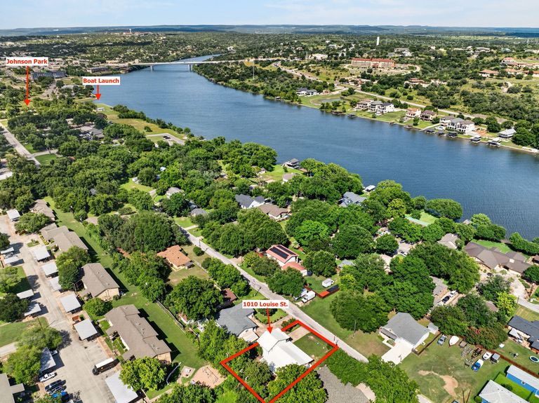 32-web-or-mls-1010-louise-st-(31-of-46)-1781878750.jpg