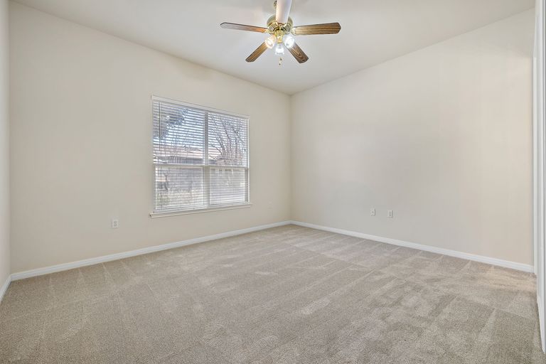 32-web-or-mls-120-durango-trail-kcp-022625---23.jpg