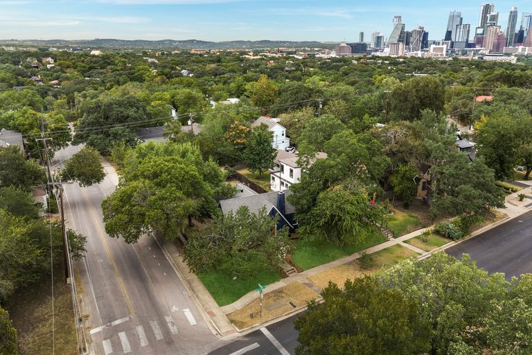 32-web-or-mls-1612-travis-heights-blvd-(33-of-35).jpg