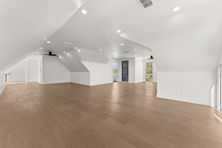 32-web-or-mls-3814-wadford-st-(29-of-36).jpg