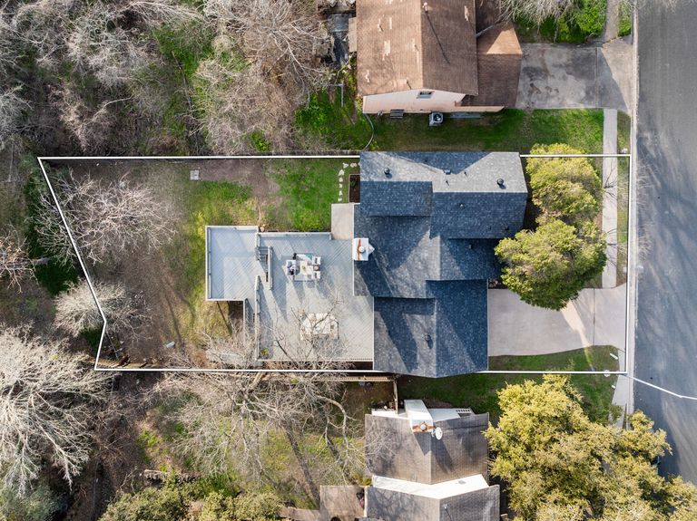 32-web-or-mls-8409-spring-valley-dr-26.jpg