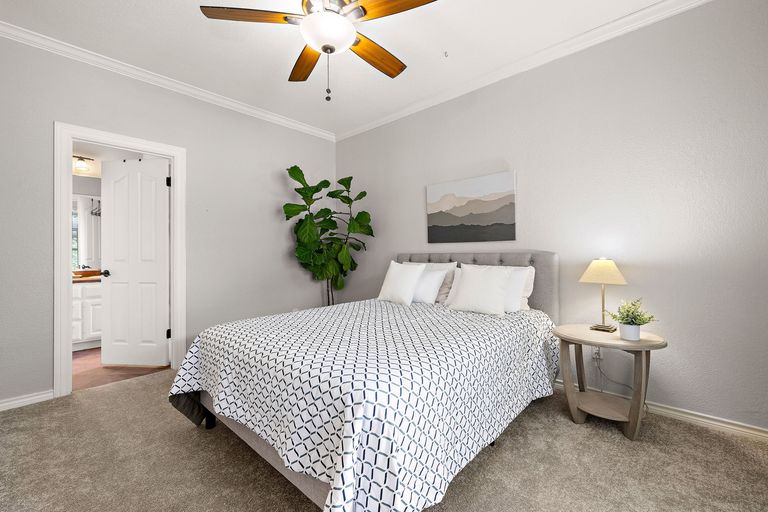 32-web-or-mls-9608-streamside-dr-kcp-061526---25.jpg