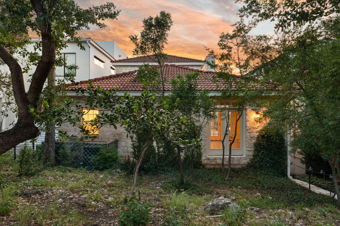 33-web-or-mls-5913-northwest-pl-44.jpg