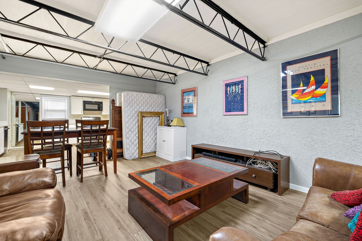 33-web-or-mls-7-inwood-cir-020625-84.jpg