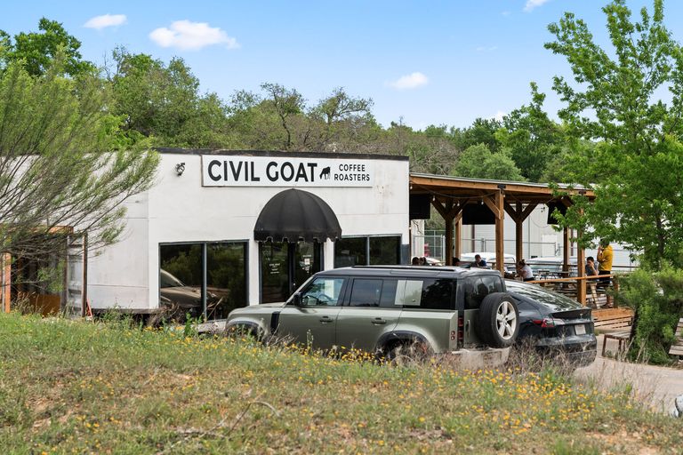 33-web-or-mls-900-lipan-trail-35.jpg