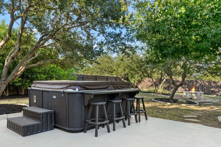 34-web-or-mls-10905-la-estrella-ext-(5-of-6).jpg