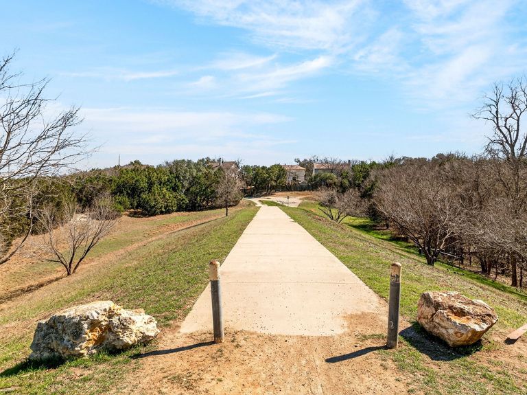 34-web-or-mls-1411-gracy-farms-ln-118-amenities-(7-of-12).jpg