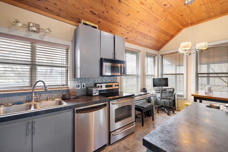 34-web-or-mls-1813-waterston-ave-kcp-022125---177.jpg