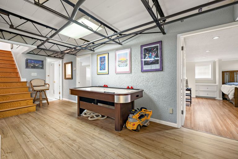 34-web-or-mls-7-inwood-cir-020625-88.jpg
