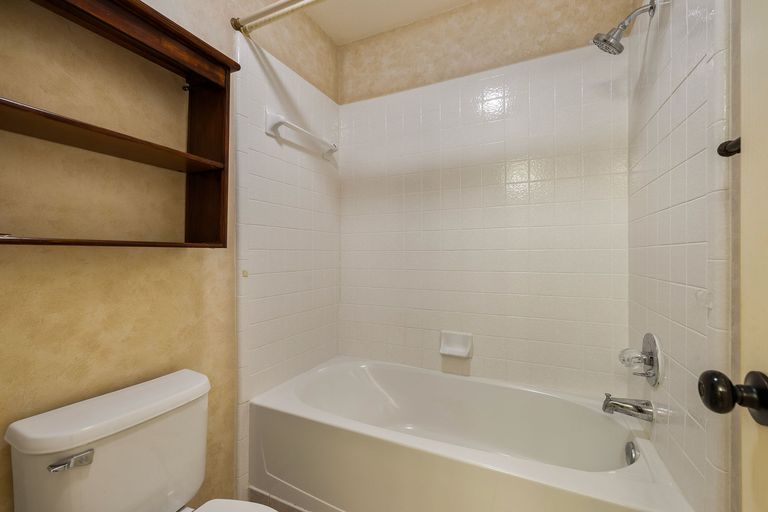 34-web-or-mls-8410-cambria-dr-kcp-042425---14.jpg