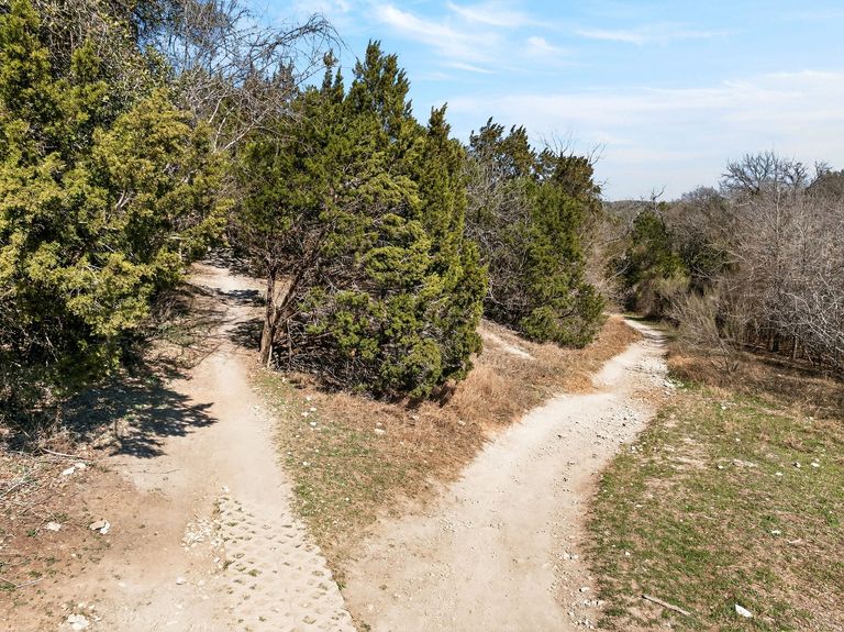 35-web-or-mls-1411-gracy-farms-ln-118-amenities-(8-of-12).jpg
