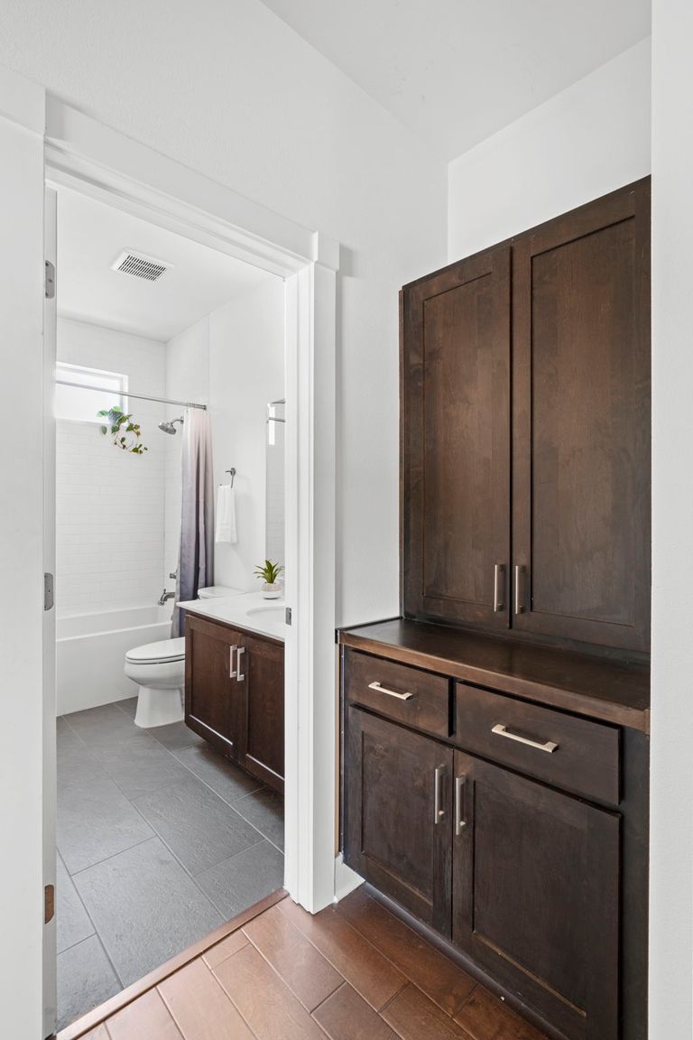 35-web-or-mls-1705-perez-st-b.jpg
