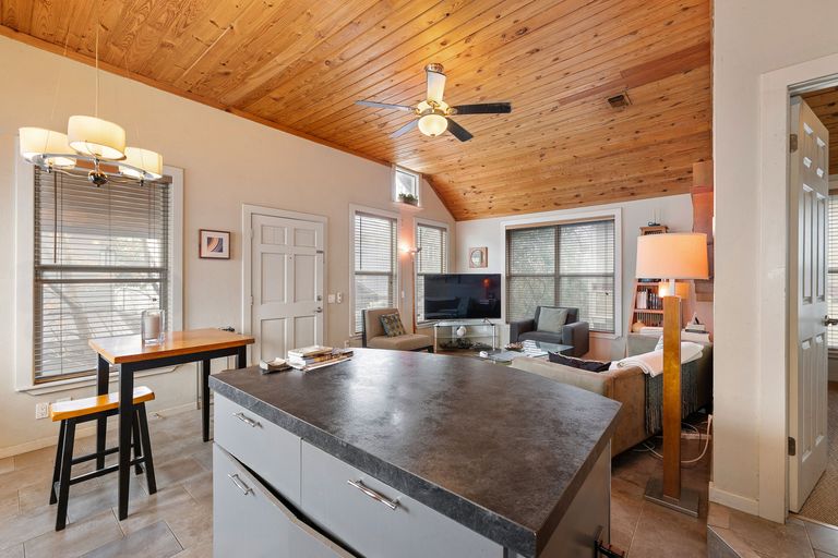 35-web-or-mls-1813-waterston-ave-kcp-022125---184.jpg