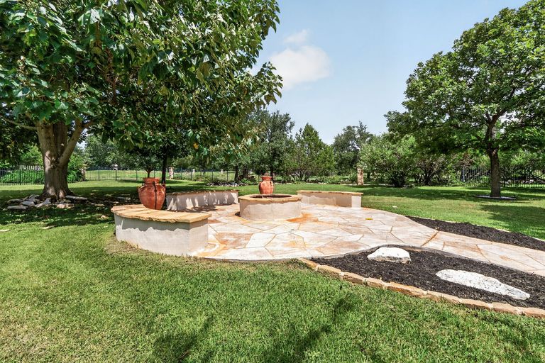 35-web-or-mls-201-canyon-vista-ln-(12-of-29).jpg