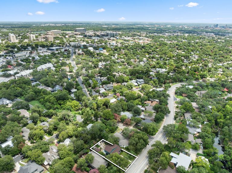 35-web-or-mls-4903-shoal-creek-blvd-(37-of-38).jpg