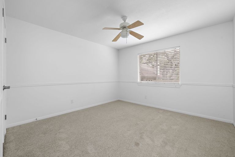 35-web-or-mls-6500-back-bay-ln-kcp-050824---18.jpg