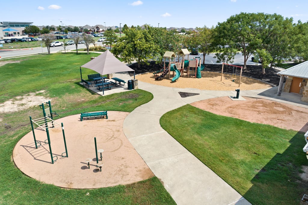 36-custom-3917-rosa-park-ln-(3-of-38).jpg