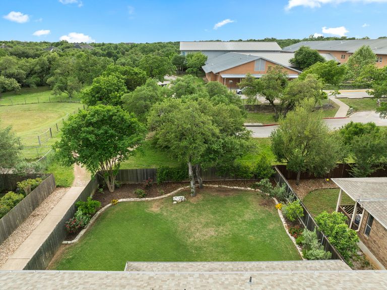 36-web-or-mls-11205-cap-stone-dr-29.jpg