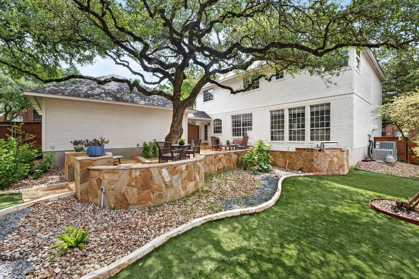 36-web-or-mls-11314-pebble-garden-(36-of-47).jpg
