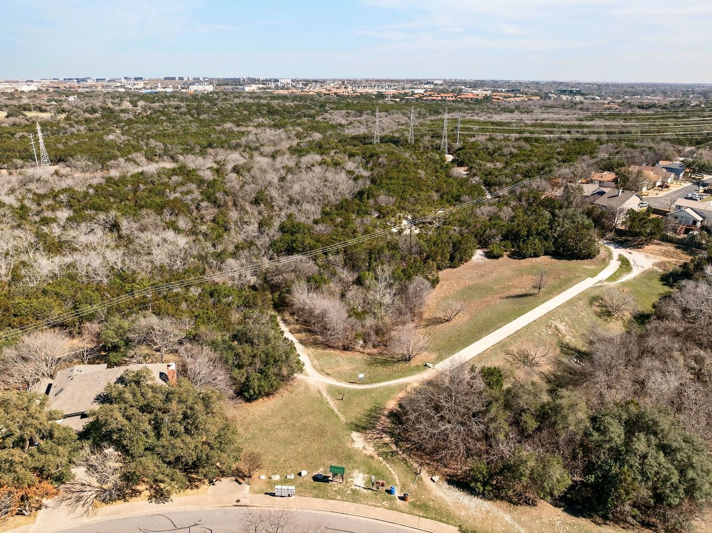 36-web-or-mls-1411-gracy-farms-ln-118-amenities-(9-of-12).jpg
