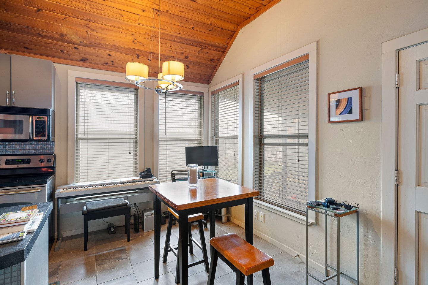 36-web-or-mls-1813-waterston-ave-kcp-022125---168.jpg