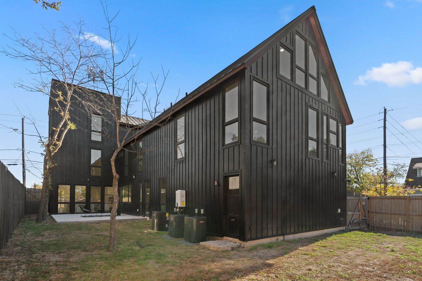 36-web-or-mls-3814-wadford-st-(34-of-36).jpg