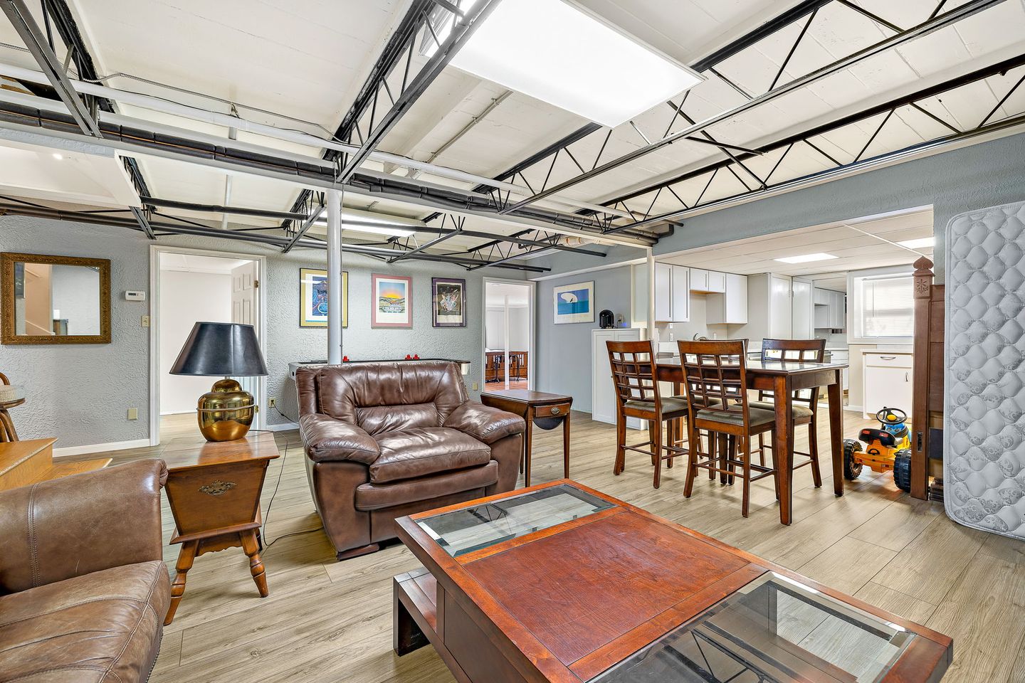 36-web-or-mls-7-inwood-cir-020625-99.jpg
