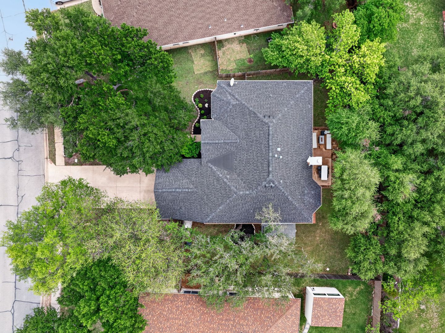 37-web-or-mls-1612-fall-creek-drive-(4-of-35)-1776192571.jpg