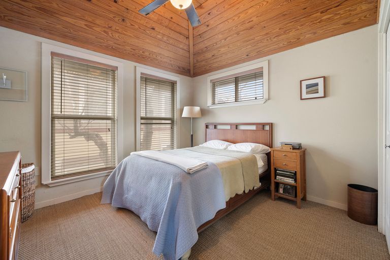 37-web-or-mls-1813-waterston-ave-kcp-022125---136.jpg