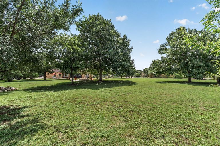 38-web-or-mls-201-canyon-vista-ln-(14-of-29).jpg