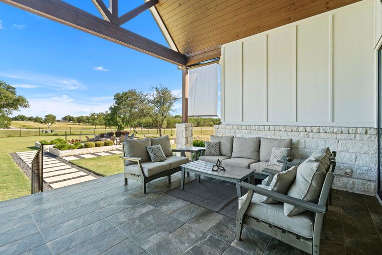 38-web-or-mls-217-northcrest-dr.jpg