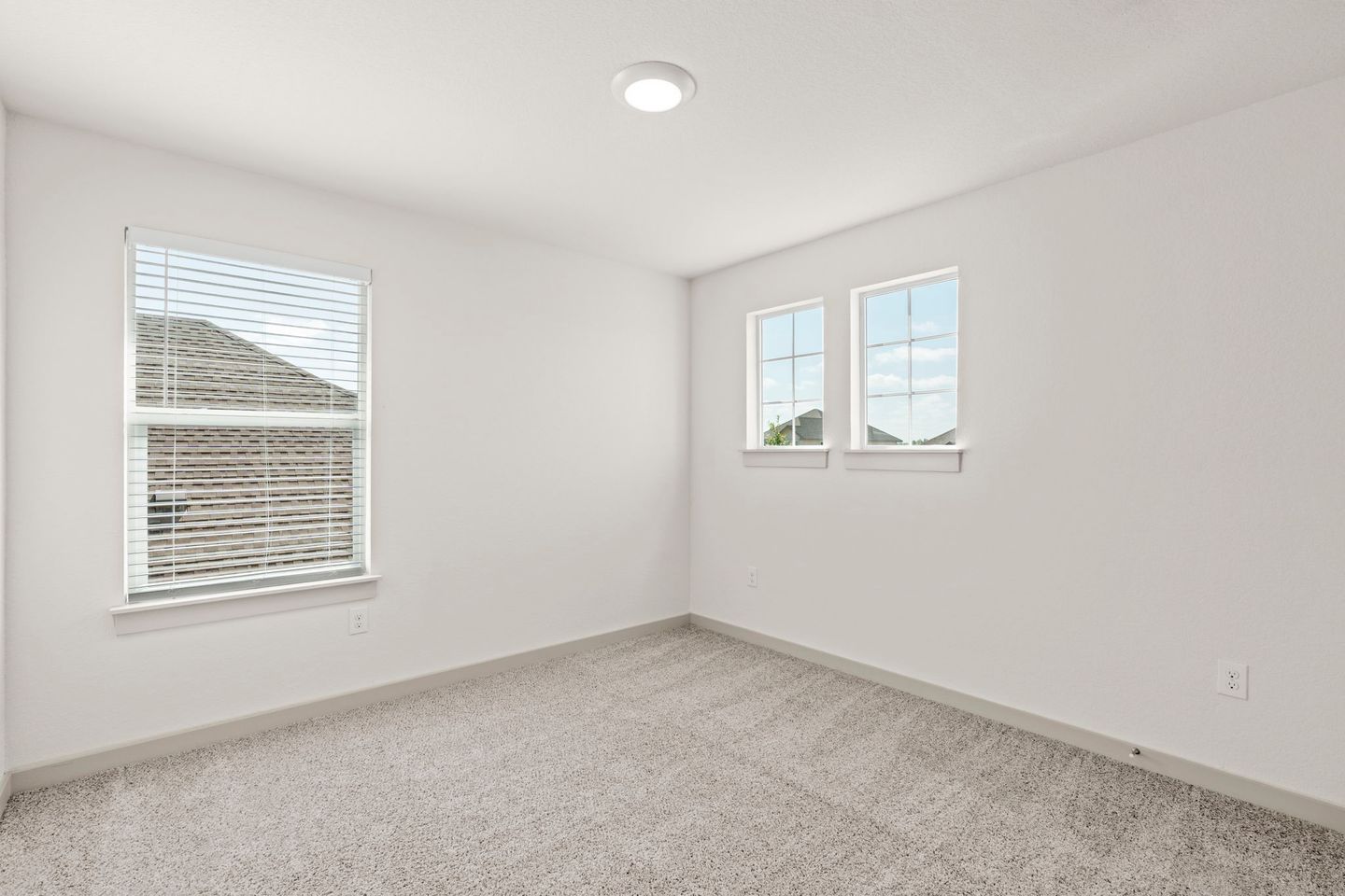 38-web-or-mls-221-indian-shoal-dr.jpg