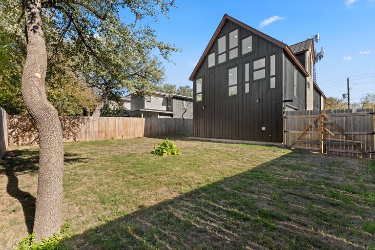 38-web-or-mls-3814-wadford-st-(33-of-36).jpg