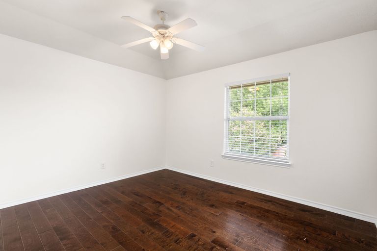 39-web-or-mls-16801-stockton-dr.jpg