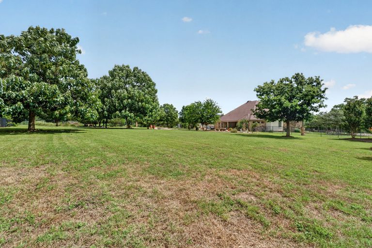 39-web-or-mls-201-canyon-vista-ln-(36-of-37).jpg