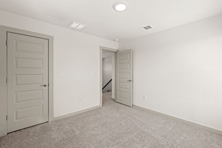 39-web-or-mls-221-indian-shoal-dr.jpg