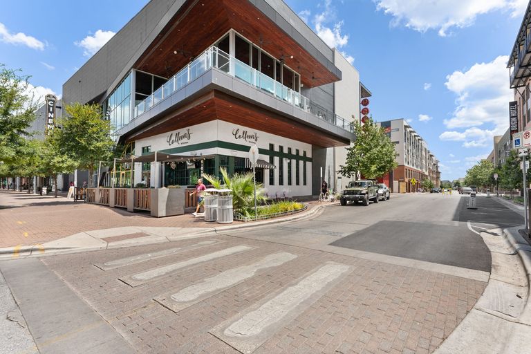 39-web-or-mls-mueller-amenities-(6-of-16).jpg